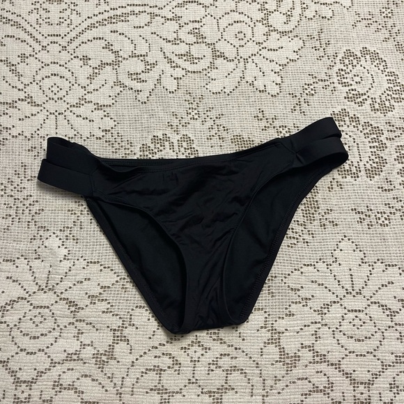Women’s binkini black bottoms size small - Picture 1 of 2